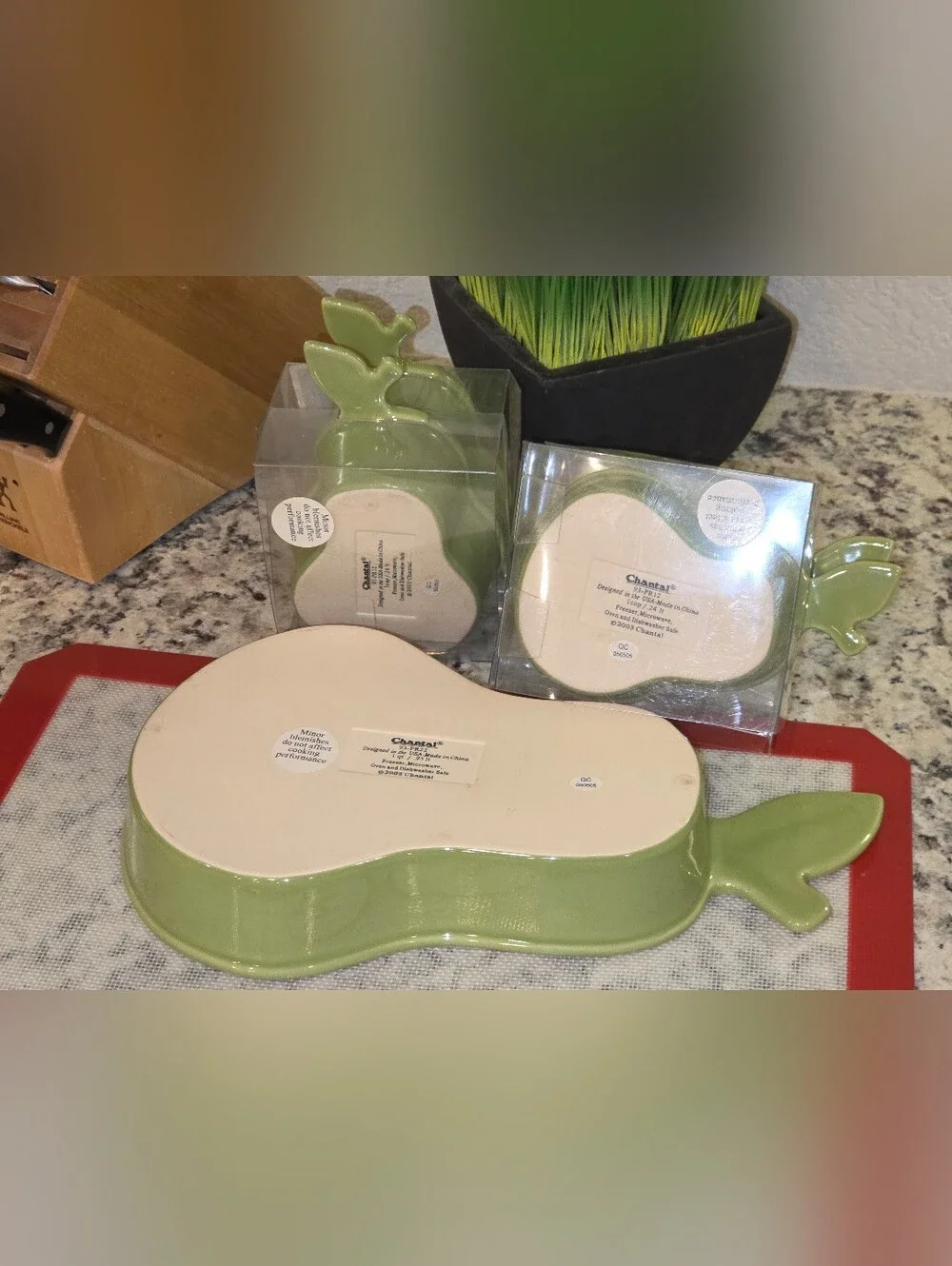 Green Pear-Shaped Ceramic Serving Dish